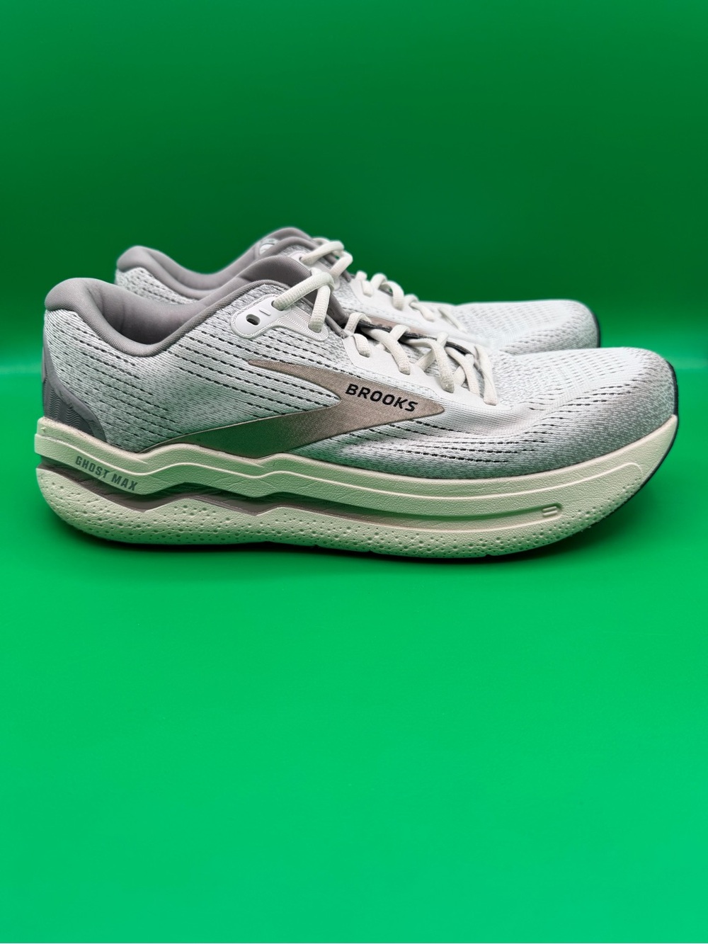 Brooks Ghost Max 2 Mens Gray Frost on Gray Shoes Sneakers 1104311D085 SZ 12